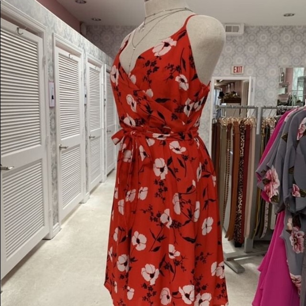 RED FLORAL DRESS - Picture 3 of 8